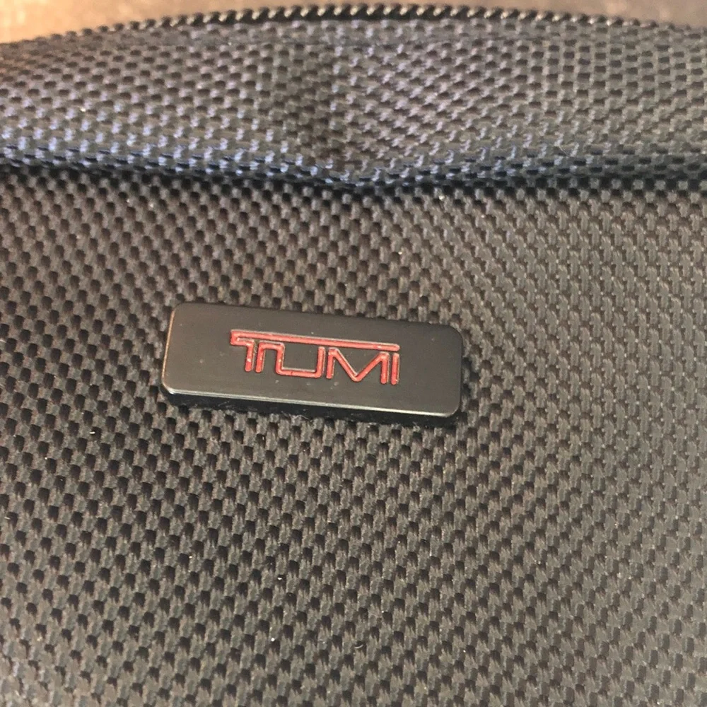 Tumi Black Textured Men's Toiletry Kit with Red Logo